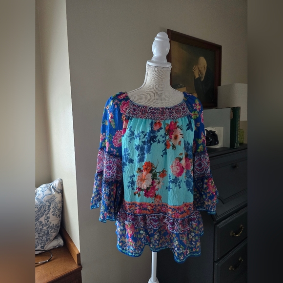 John Mark Size M Blue Pink Floral Bohemian Ruffle Top - Picture 3 of 10